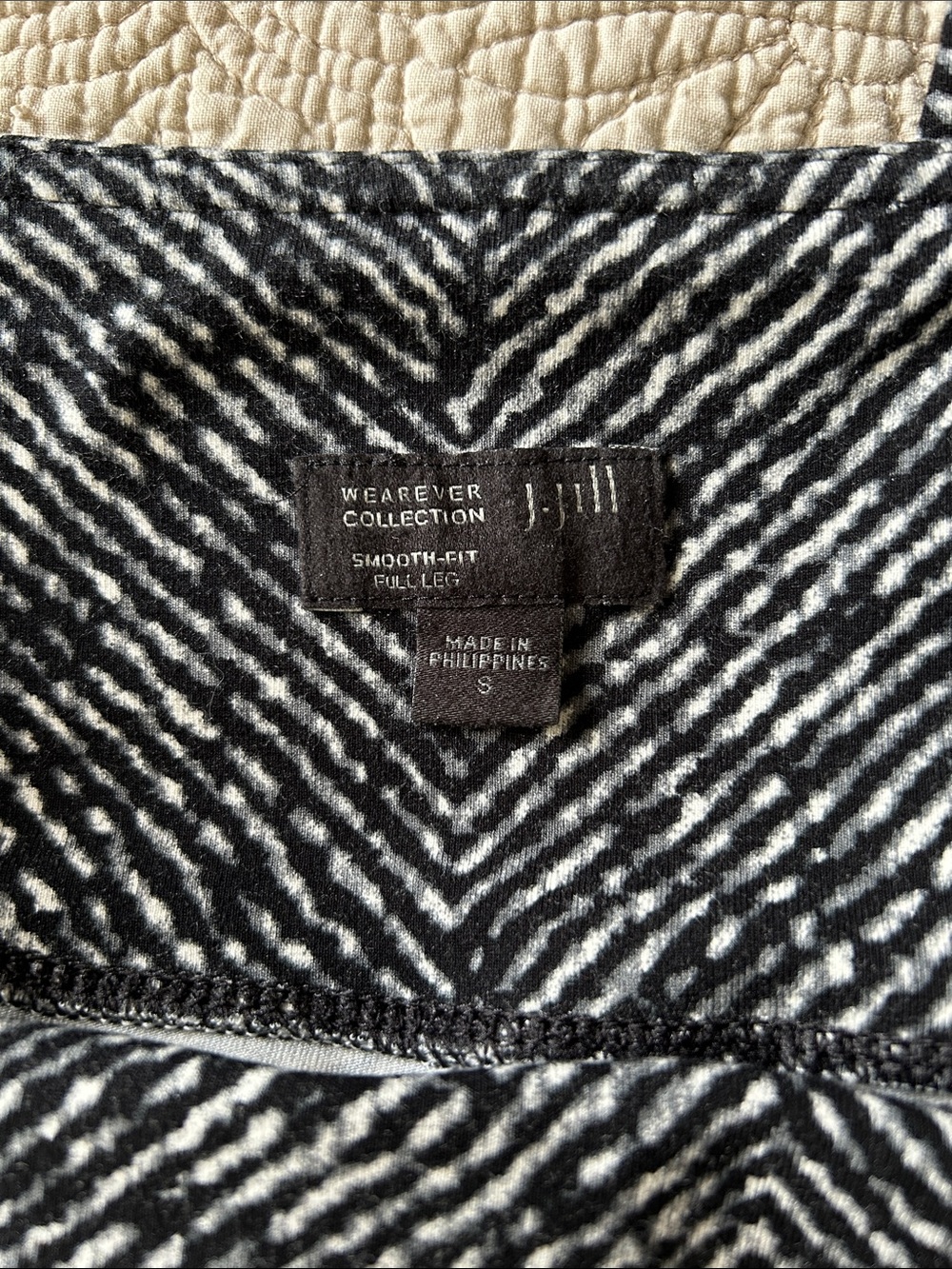 J. Jill Wearever Wide Leg Knit Pants, Gray/Black pattern. Great shape. Size S - Picture 3 of 5